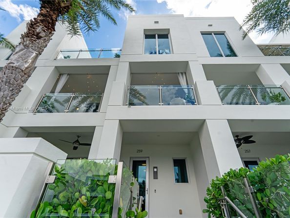 259 Shore Ct, Lauderdale By The Sea FL 33308