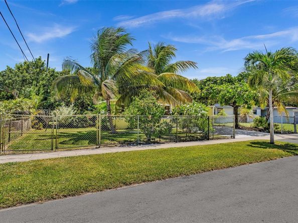 1510 NW 11th Pl, Fort Lauderdale FL 33311