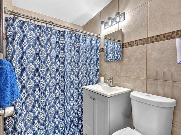 1510 NW 11th Pl, Fort Lauderdale FL 33311