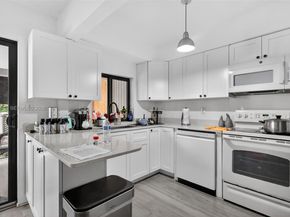 5814 Cleveland St, Hollywood FL 33021