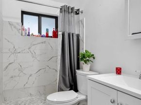 5814 Cleveland St, Hollywood FL 33021