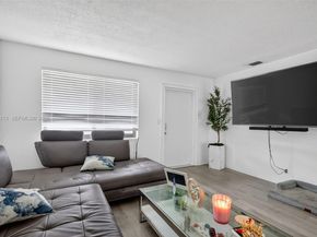 5814 Cleveland St, Hollywood FL 33021