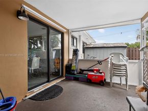 5814 Cleveland St, Hollywood FL 33021