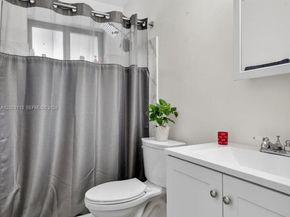 5814 Cleveland St, Hollywood FL 33021