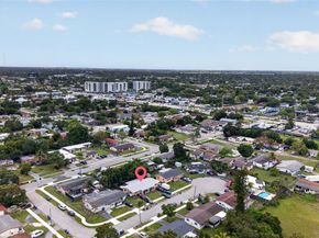5814 Cleveland St, Hollywood FL 33021