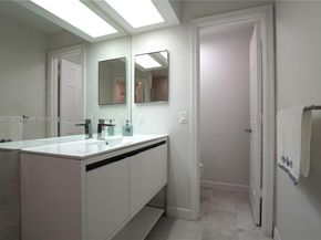 5741 Coach House Cir H, Boca Raton FL 33486