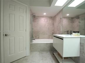 5741 Coach House Cir H, Boca Raton FL 33486