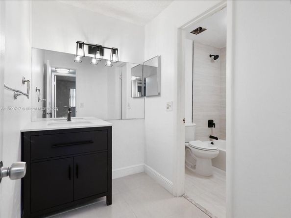 15520 SW 80th St B301, Miami FL 33193