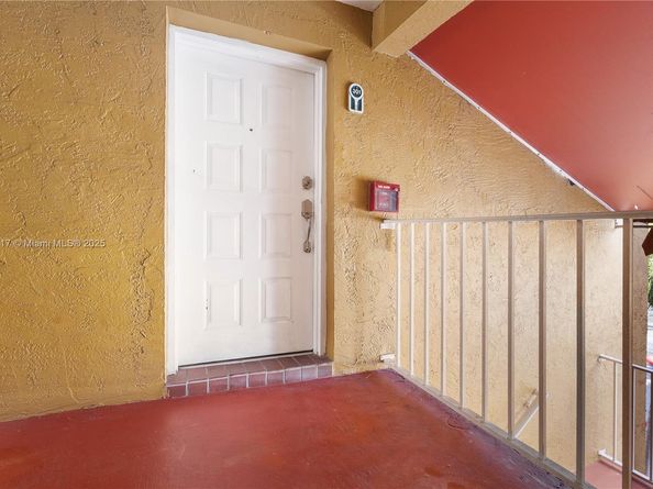15520 SW 80th St B301, Miami FL 33193