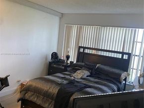 202 Lake Pointe Dr 105, Oakland Park FL 33309