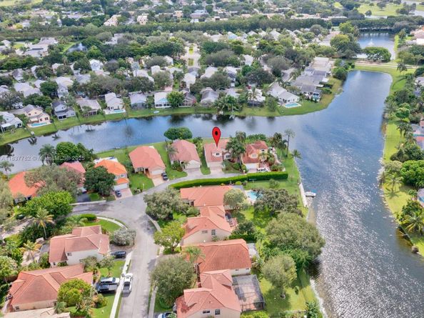 2957 Oak Park Cir, Davie FL 33328