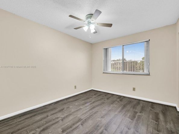 2957 Oak Park Cir, Davie FL 33328