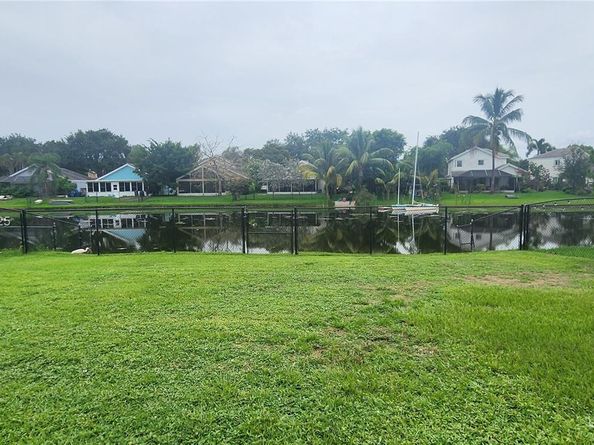 2957 Oak Park Cir, Davie FL 33328