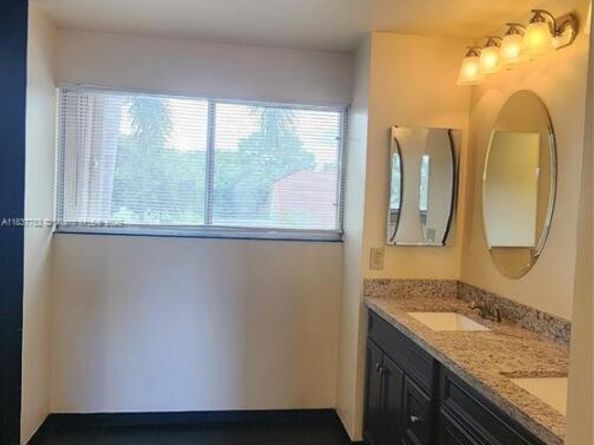 2957 Oak Park Cir, Davie FL 33328
