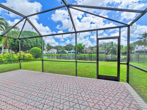 2957 Oak Park Cir, Davie FL 33328