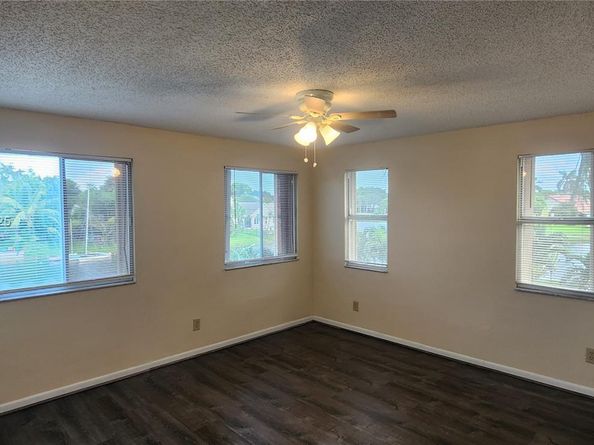 2957 Oak Park Cir, Davie FL 33328