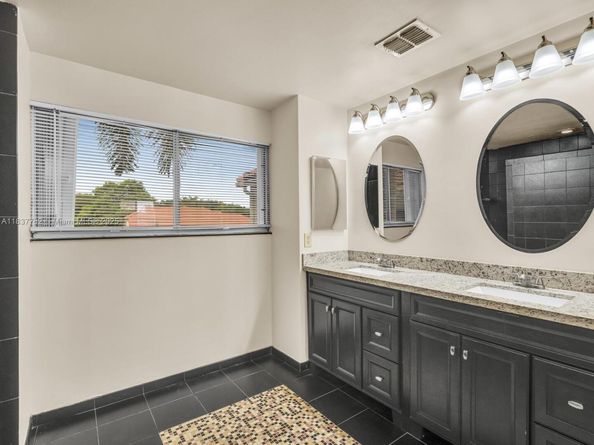 2957 Oak Park Cir, Davie FL 33328
