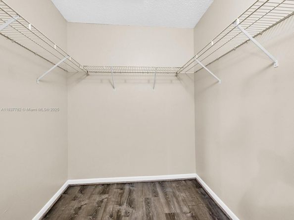 2957 Oak Park Cir, Davie FL 33328