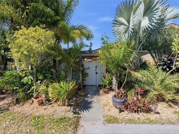 5644 Eagle Lake Dr, Palm Beach Gardens FL 33418