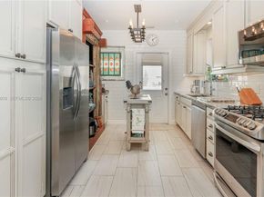 2535 Lincoln St, Hollywood FL 33020