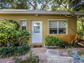 2535 Lincoln St, Hollywood FL 33020