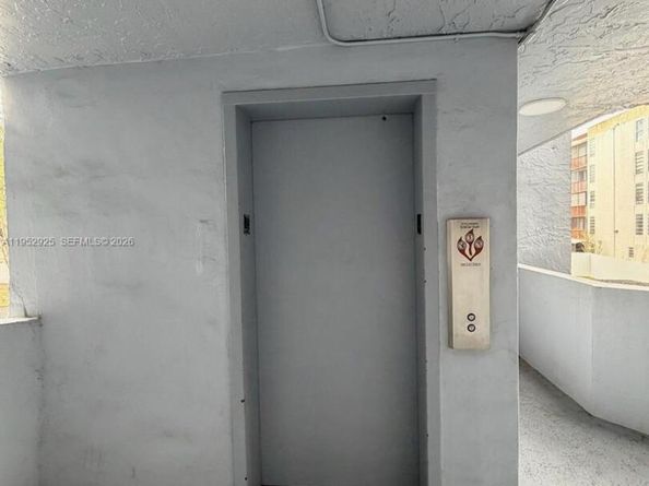 310 Fontainebleau Blvd 206, Miami FL 33172