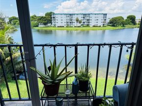 502 NW 87th Ave 302, Miami FL 33172