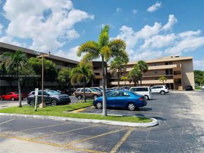 502 NW 87th Ave 302, Miami FL 33172