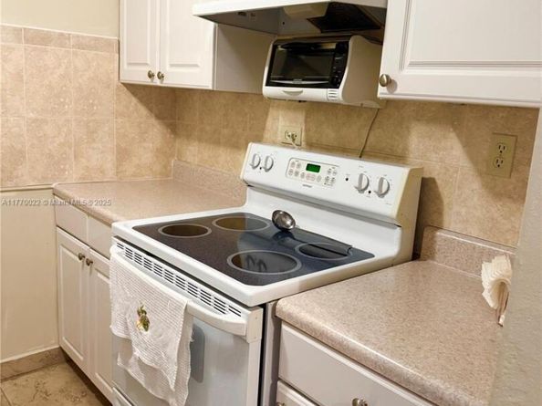 900 Atlantic Shores Blvd 220, Hallandale Beach FL 33009