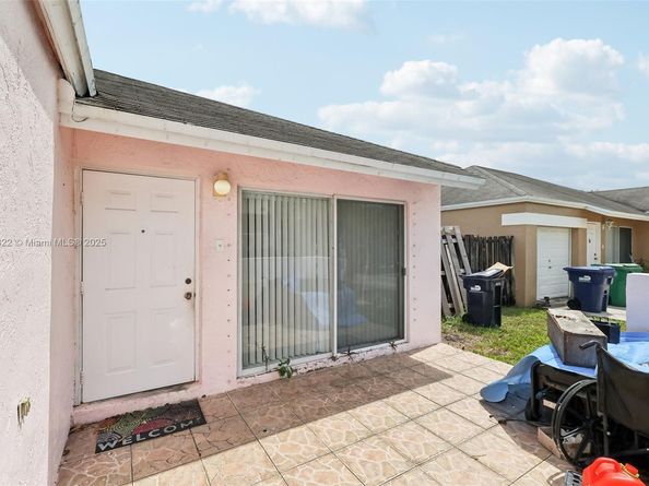 3120 NW 203rd Ter, Miami Gardens FL 33056