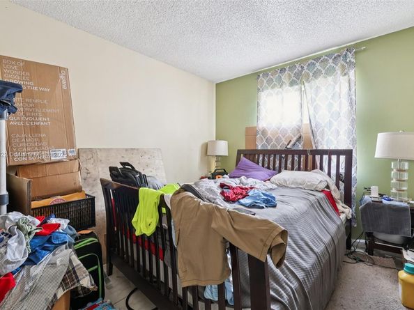 3120 NW 203rd Ter, Miami Gardens FL 33056