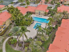 18348 NW 68th Ave D, Hialeah FL 33015