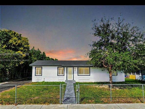 1749 SW 8th St, Homestead FL 33030