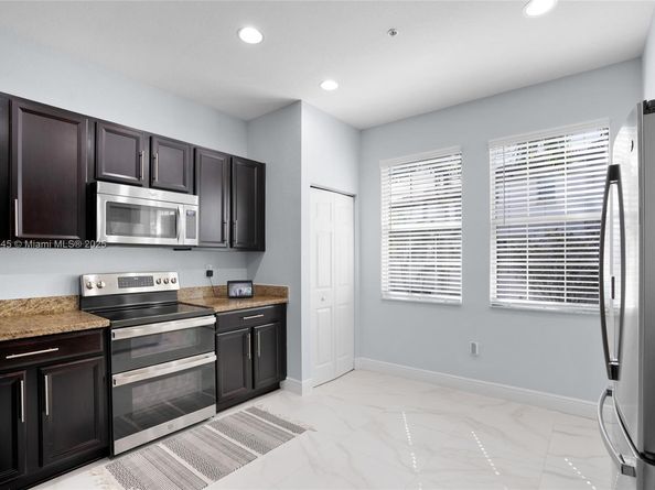 2565 SW 119th Ter, Miramar FL 33025