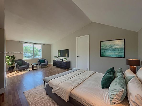 1813 SW 10th St, Fort Lauderdale FL 33312