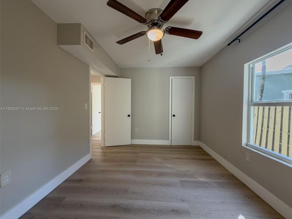 1813 SW 10th St, Fort Lauderdale FL 33312