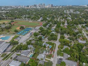 1813 SW 10th St, Fort Lauderdale FL 33312