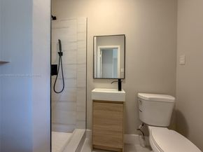 1813 SW 10th St, Fort Lauderdale FL 33312