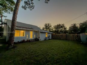 1813 SW 10th St, Fort Lauderdale FL 33312