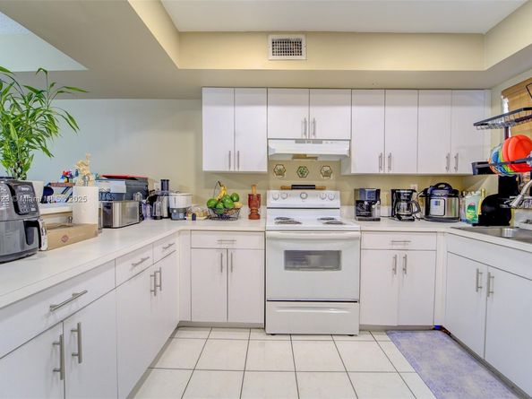 14915 SW 80th St 205, Miami FL 33193