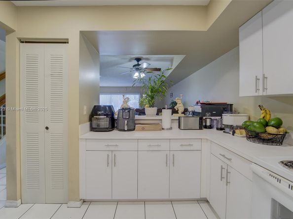 14915 SW 80th St 205, Miami FL 33193