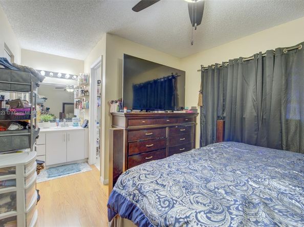 14915 SW 80th St 205, Miami FL 33193