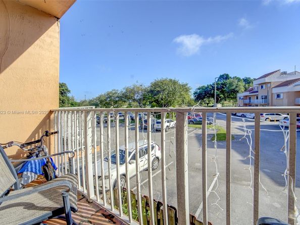14915 SW 80th St 205, Miami FL 33193