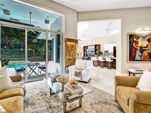 2557 NE Montclaire Cir, Weston FL 33327