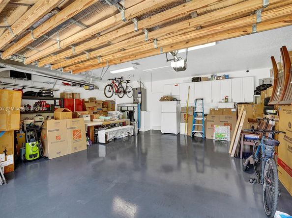 2557 NE Montclaire Cir, Weston FL 33327