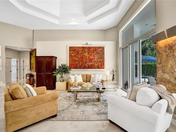 2557 NE Montclaire Cir, Weston FL 33327