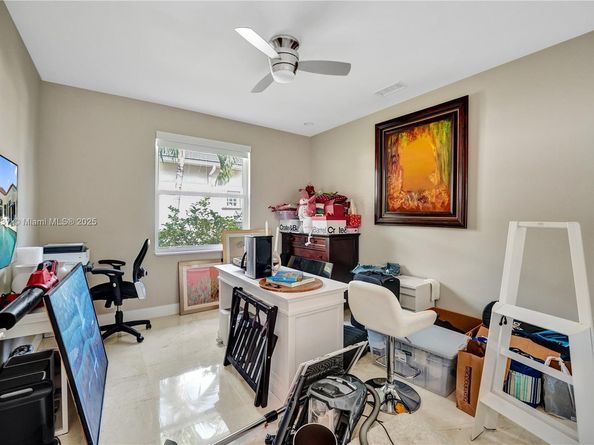 2557 NE Montclaire Cir, Weston FL 33327