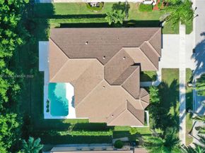 2557 NE Montclaire Cir, Weston FL 33327