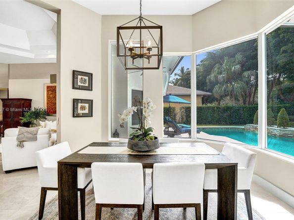 2557 NE Montclaire Cir, Weston FL 33327