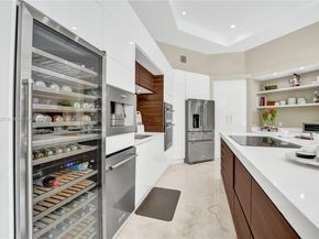 2557 NE Montclaire Cir, Weston FL 33327